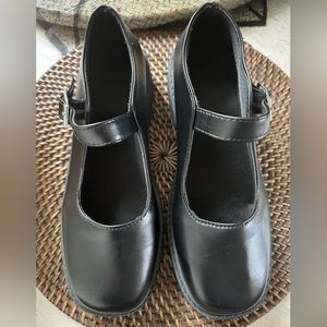 Chunky Mary Jane Pumps